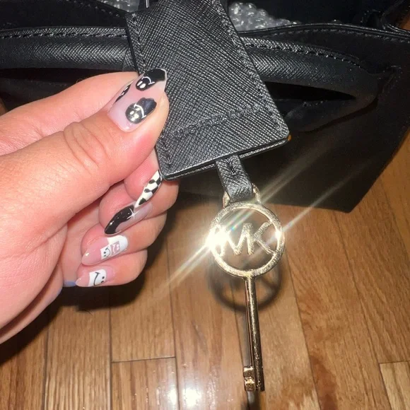 Michael Kors, Black Handbag - Picture 11 of 14